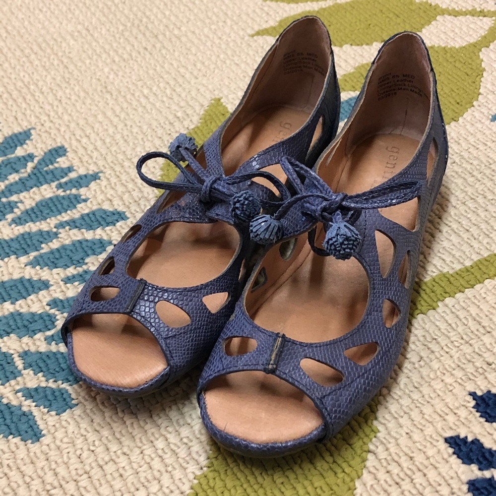 Gentle Souls by Kenneth Cole Brynn Navy Blue Sandal Womens 6 1/2